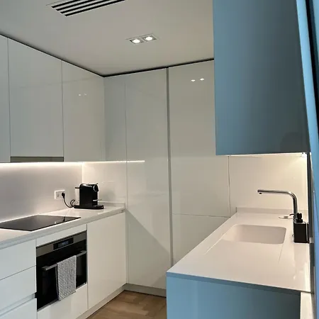Privat bolig In Shared House In Downtown *